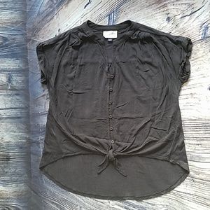 Universal Thread Black Top